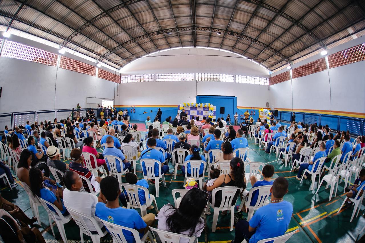 Daniel Oliveira participa do aniversário da APAE São Luís e anuncia emenda de R$ 300 mil